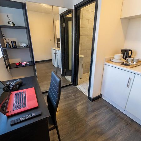 Stay Sa Equipped Studios Next To Uob And Qe! Birmingham Oda fotoğraf