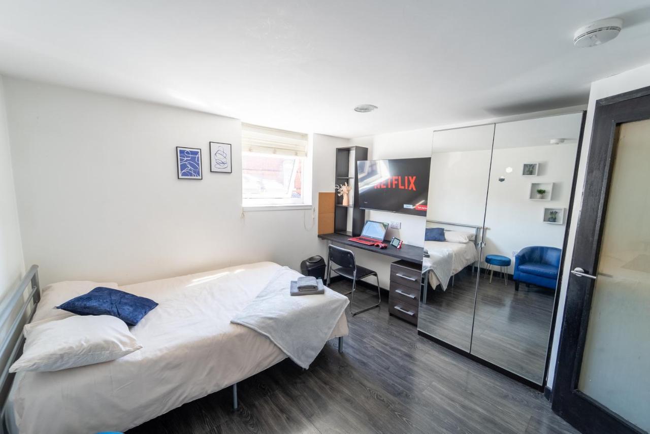Stay Sa Equipped Studios Next To Uob And Qe! Birmingham Dış mekan fotoğraf