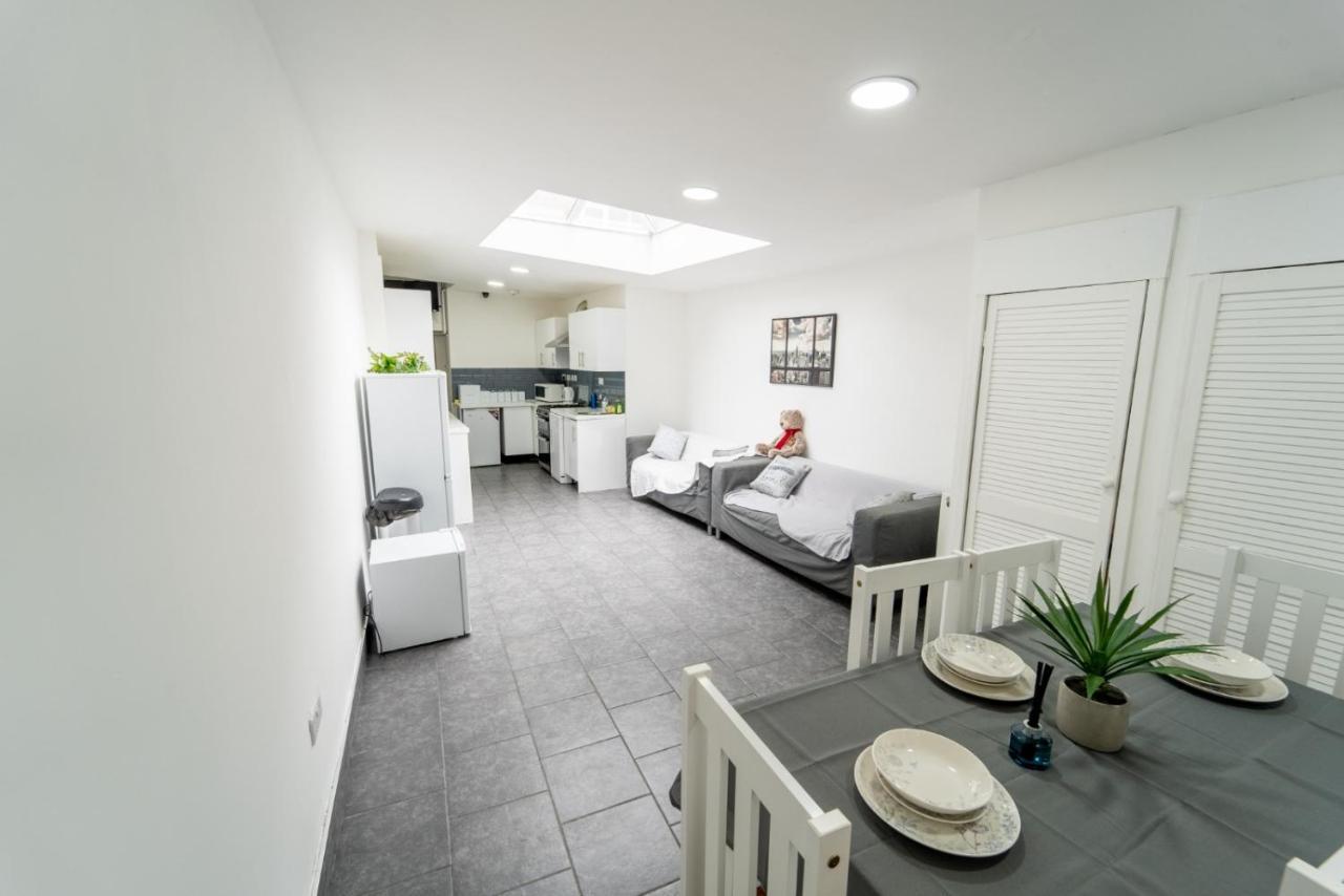 Stay Sa Equipped Studios Next To Uob And Qe! Birmingham Dış mekan fotoğraf